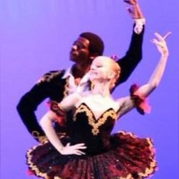 Meet your Posher, Julie - Picture 15 of 16